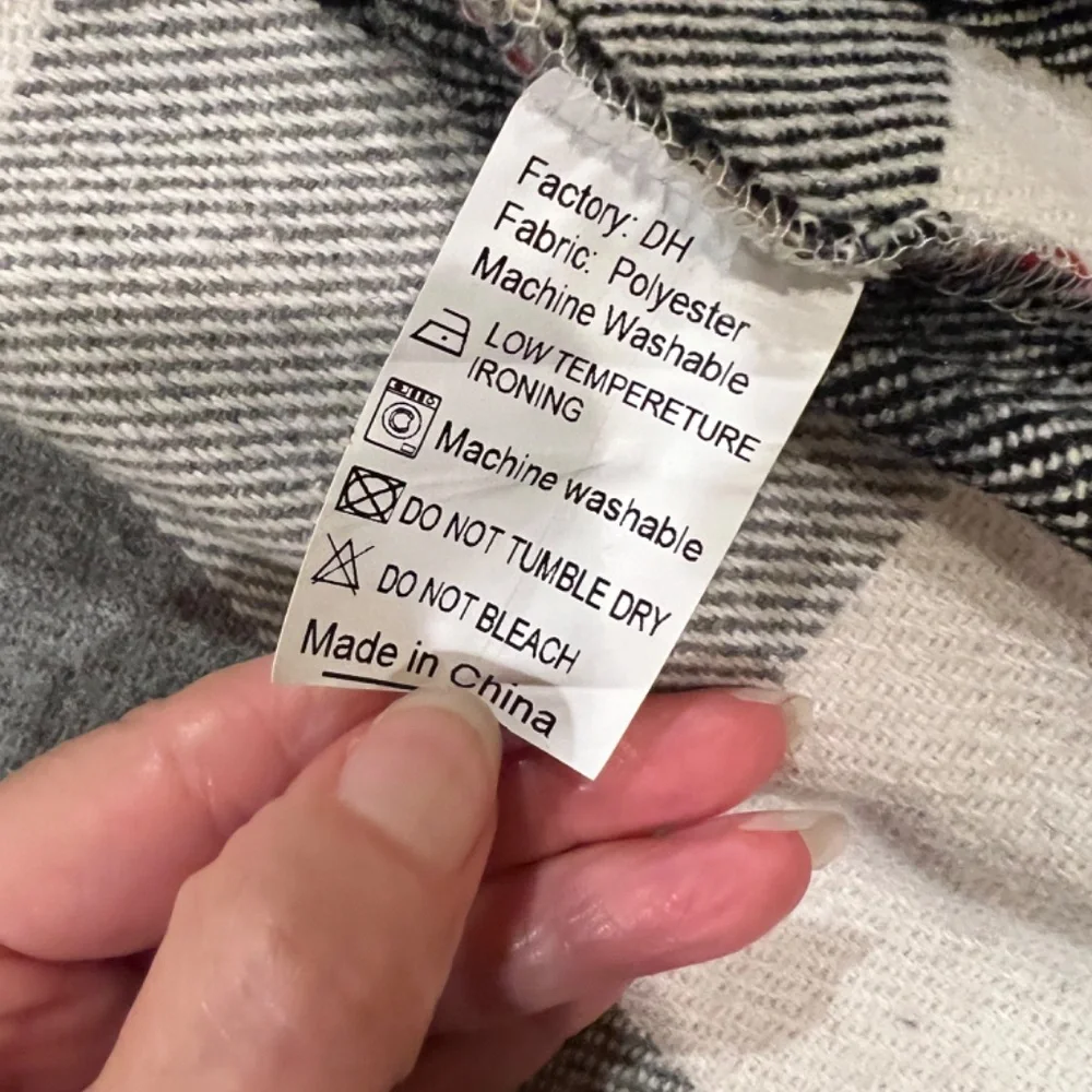 Coat -Oversize plaid button coat, Size Small, Excellent Condition - Picture 11 of 14